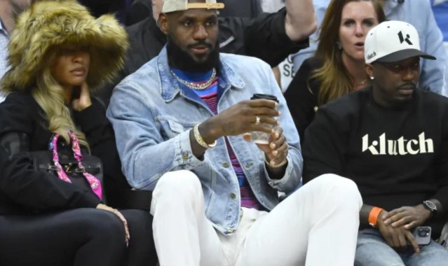 开云体育官方网站-里奇保罗霸气回应詹姆斯交易传闻：手握否决权，湖人敢动他试试？