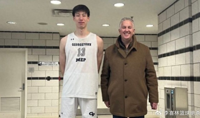 kaiyun sports-夺冠+MVP！中国男篮18岁2米15新星崛起闪耀：曾单场轰30+8真猛|斯楠|世预赛|胡金秋|郇斯楠|篮板_新浪体育_新浪新闻