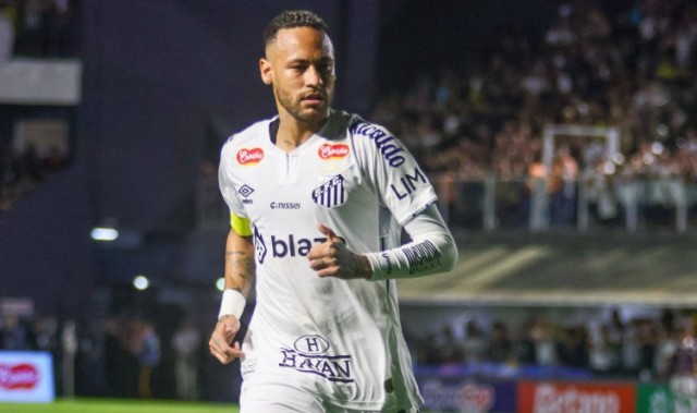 开云官方网站-外媒：内马尔接受了膝盖手术，希望世界杯前恢复至最佳状态