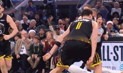 开云体育官方网站-圣诞大战力克灰熊 勇士主场扭转势头让困局变爽局