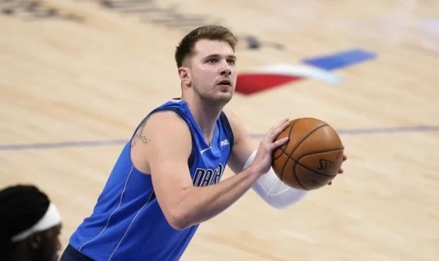 【观察】本赛季五大孤胆英雄 比尔上榜库里仅第三