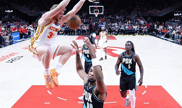 开云官方网站-加盟老鹰后的表现依然出色，前火箭内线的个人能力真是被低估了？