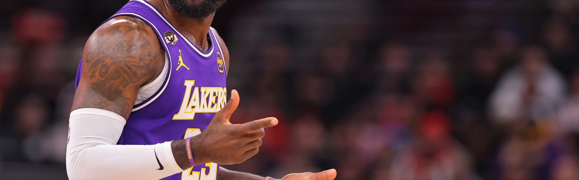 开云官方网站-詹姆斯26年末节104分&amp;正负值+65&amp;真实命中率70.4% 均联盟第1