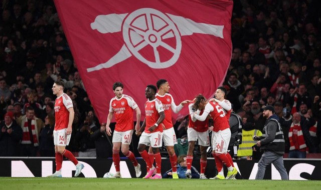 开云官方网站-曼城崩盘！近4场仅1胜+被保级2队逼平 落后9分：英超夺冠概率剩2%