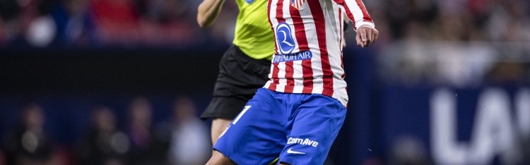 记者：帕尔梅拉斯引进阿尔马达涉及多个因素，含薪资、球员意愿等