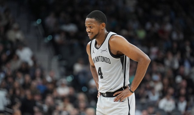 开云体育官方网站-今天不太行！福克斯9投5中&amp;罚球2中2得14分5板5助1断 正负值-12