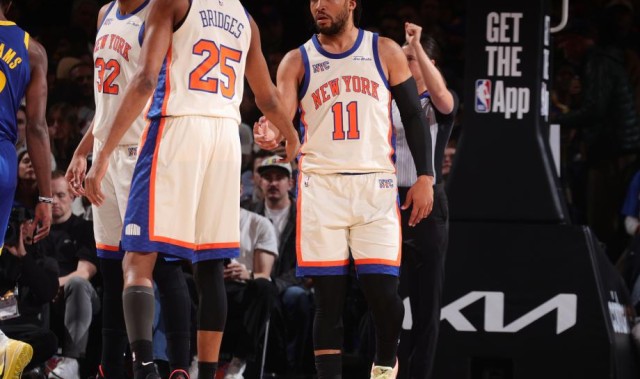 开云体育官方网站-布伦森30+9唐斯17+12 尼克斯胜勇士完成21分大逆转