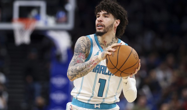 kaiyun sports-稳住别浪！三球半场12中7&amp;三分7中4砍20分5板3助 首节独揽13分