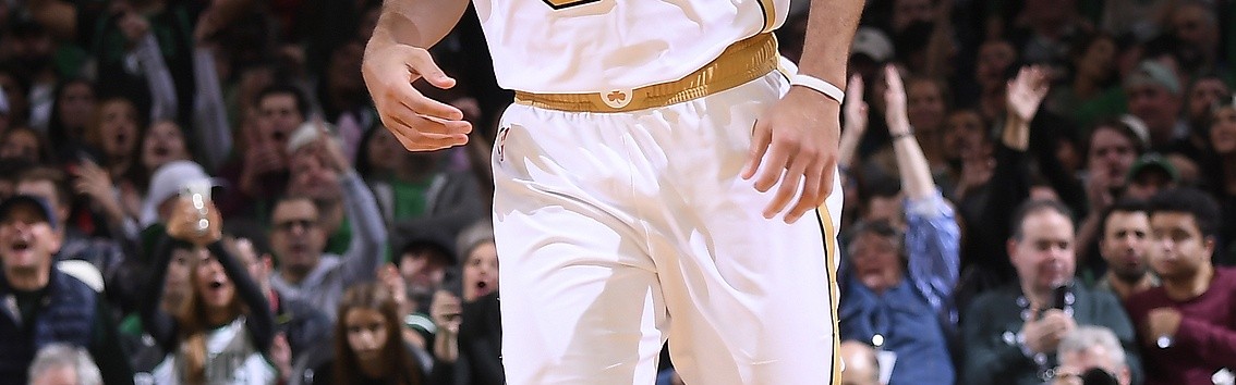 开云官方网站-错失绝杀三分！德里克·怀特21中7&amp;三分仅9中2  还有4失误