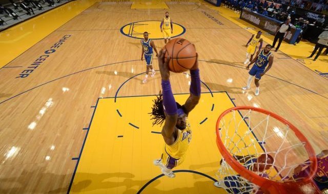 开云体育官方网站-老冤家对决竟变成屠杀 湖人取胜秘诀只有一个字