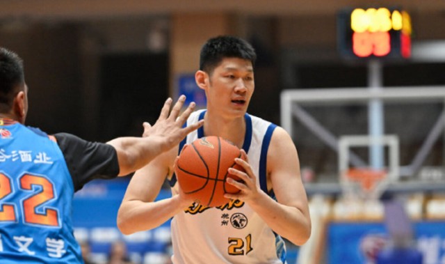 kaiyun sports-胡金秋：我想在CBA赛场打到父子同台|CBA联赛|常规赛|季后赛|队医|中国体育报_新浪体育_新浪新闻